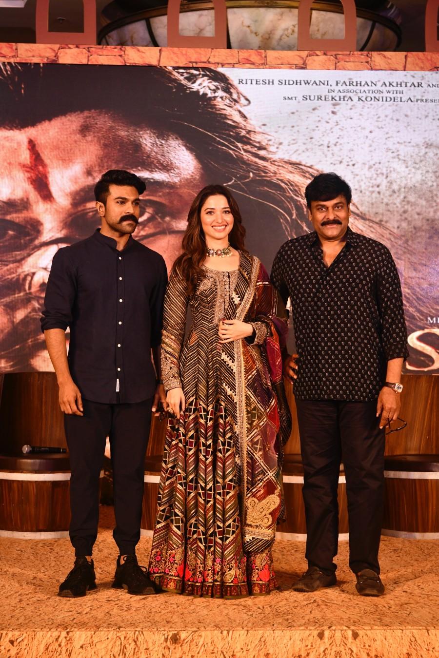 Ram Charan, Tamannaah and Chiranjeevi Sye raa narasimha reddy,chiranjeevi,sudeep,vijay sethupathi,tamannaah bhatia,ram charan teja