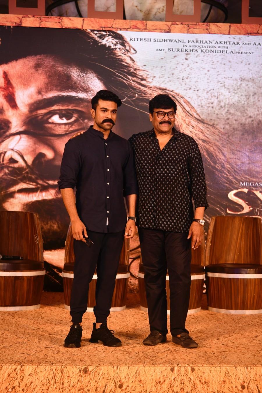 Ram Charan Teja and Chiranjeevi Sye raa narasimha reddy,chiranjeevi,sudeep,vijay sethupathi,tamannaah bhatia,ram charan teja