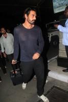 Kangana Ranaut,actress Kangana Ranaut,Arjun Rampal,actor Arjun Rampal,Kangana Ranaut and Arjun Rampal snapped at Domestic Airport,Kangana Ranaut pics,Kangana Ranaut images,Kangana Ranaut photos,Kangana Ranaut stills,hot Kangana Ranaut,Kangana Ranaut hot p