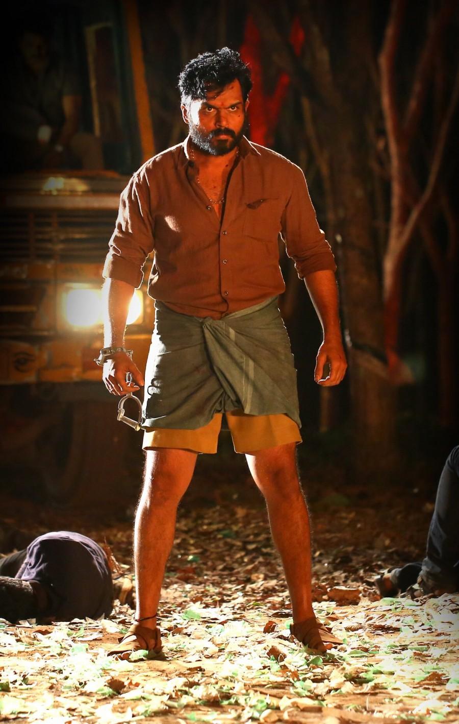 Karthi as Angry Youngman Kaithi,kaithi movie stills,kaithi pics,kaithi photos,karthi,karthi kaithi pictures