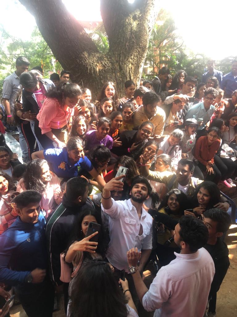 Dhruv Vikram Takes Selfie Dhruv vikram,adithya varma,dhruv adithya varma,dhruv vikram bangalore,bengaluru