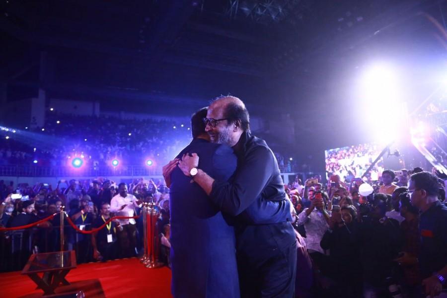 Kamal Haasan hugs Rajinikanth at Ungal Naan Ungal naan,ungal naan pictures,kamal 60,kamal 60 photos,kamal haasan,kamal haasan 60 year event,rajinikanth