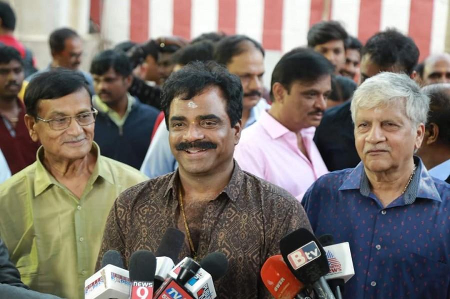 Rockline Venkatesh and Rajendra Singh Babu Raja veera madakari nayaka,raja veera madakari nayaka muhurat,raja veera madakari nayaka photos,raja veera madakari nayaka pics,darshan,rajendra singh babu,rockline venkatesh