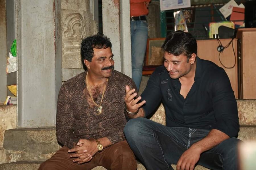 Rockline Venkatesh and Darshan Raja veera madakari nayaka,raja veera madakari nayaka muhurat,raja veera madakari nayaka photos,raja veera madakari nayaka pics,darshan,rajendra singh babu,rockline venkatesh