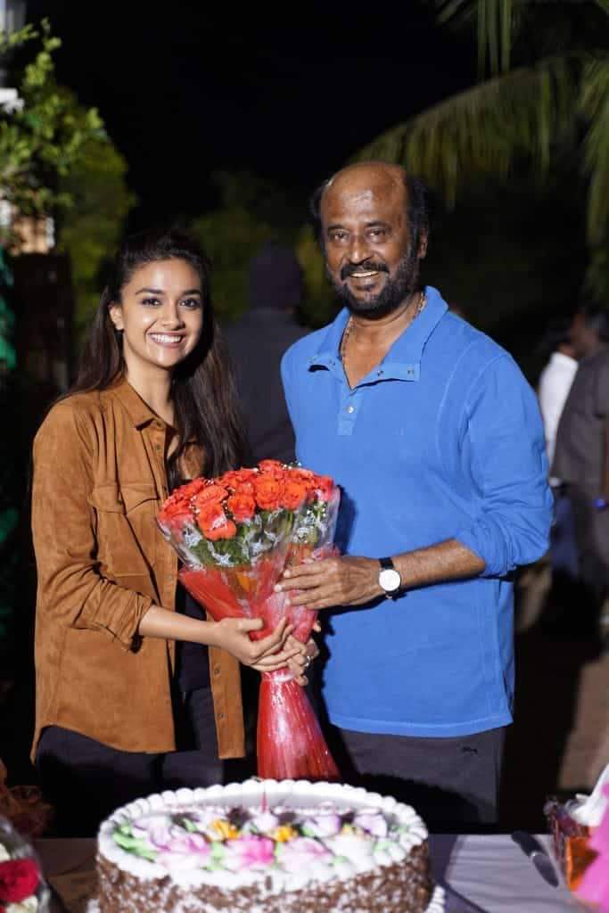 Rajinikanth Congratulates Keerthy Suresh Keerthy suresh,rajjinikanth,darbar,keerthy suresh cut cake,mahanati