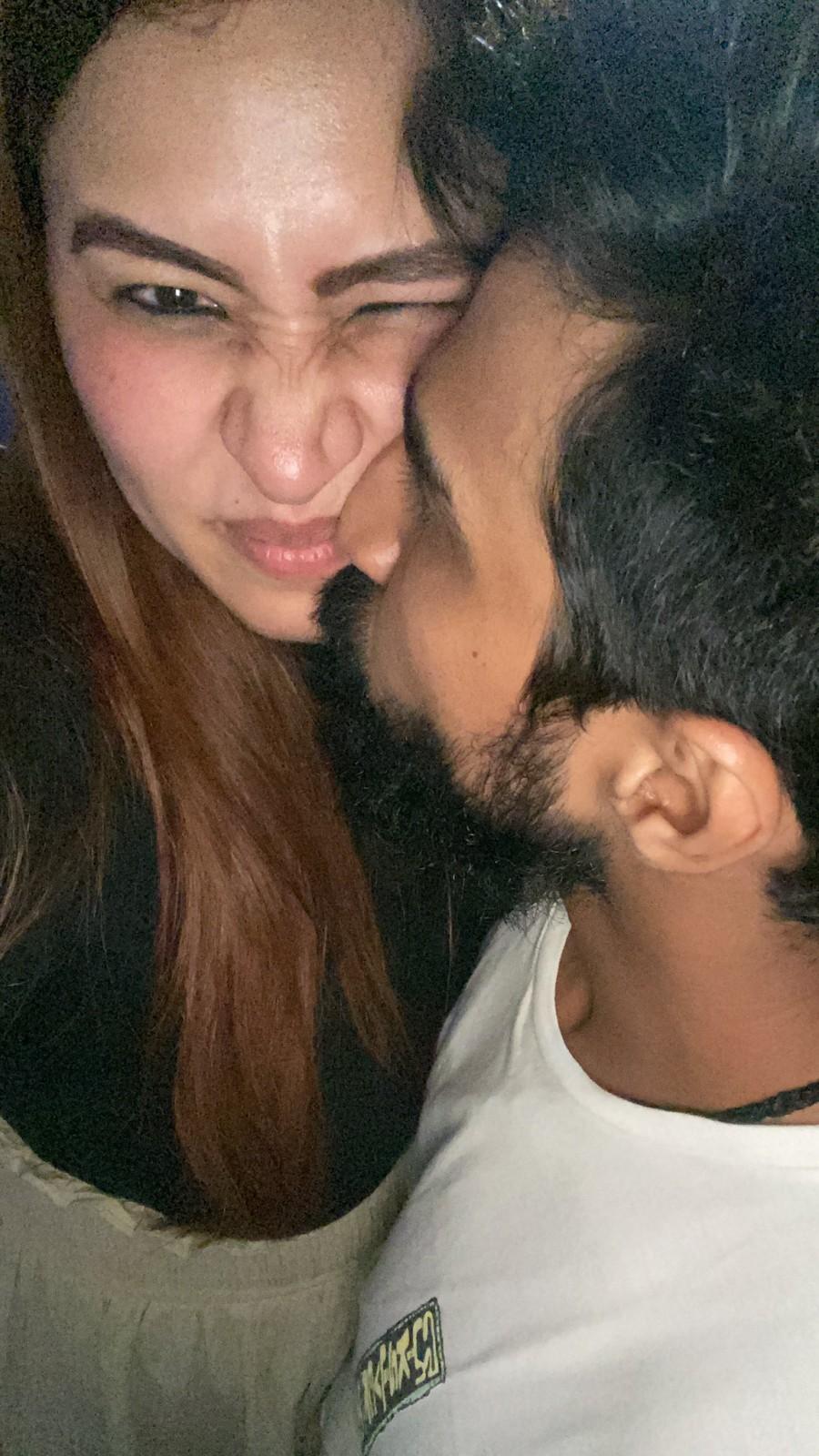 Vishnu Vishal Kisses Jwala Gutta Vishnu vishal,gutta jwala,vishnu vishal gutta jwala photos,tamil actor dating