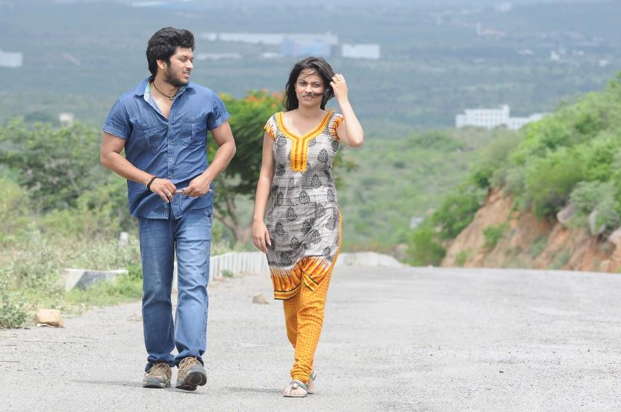 Rajiv and Simmi Das in Premante Suluvu Kadura Premante Suluvu Kadura,Rajiv,Simmi Das,Premante Suluvu Kadura still,Premante Suluvu Kadura photos,Premante Suluvu Kadura pics