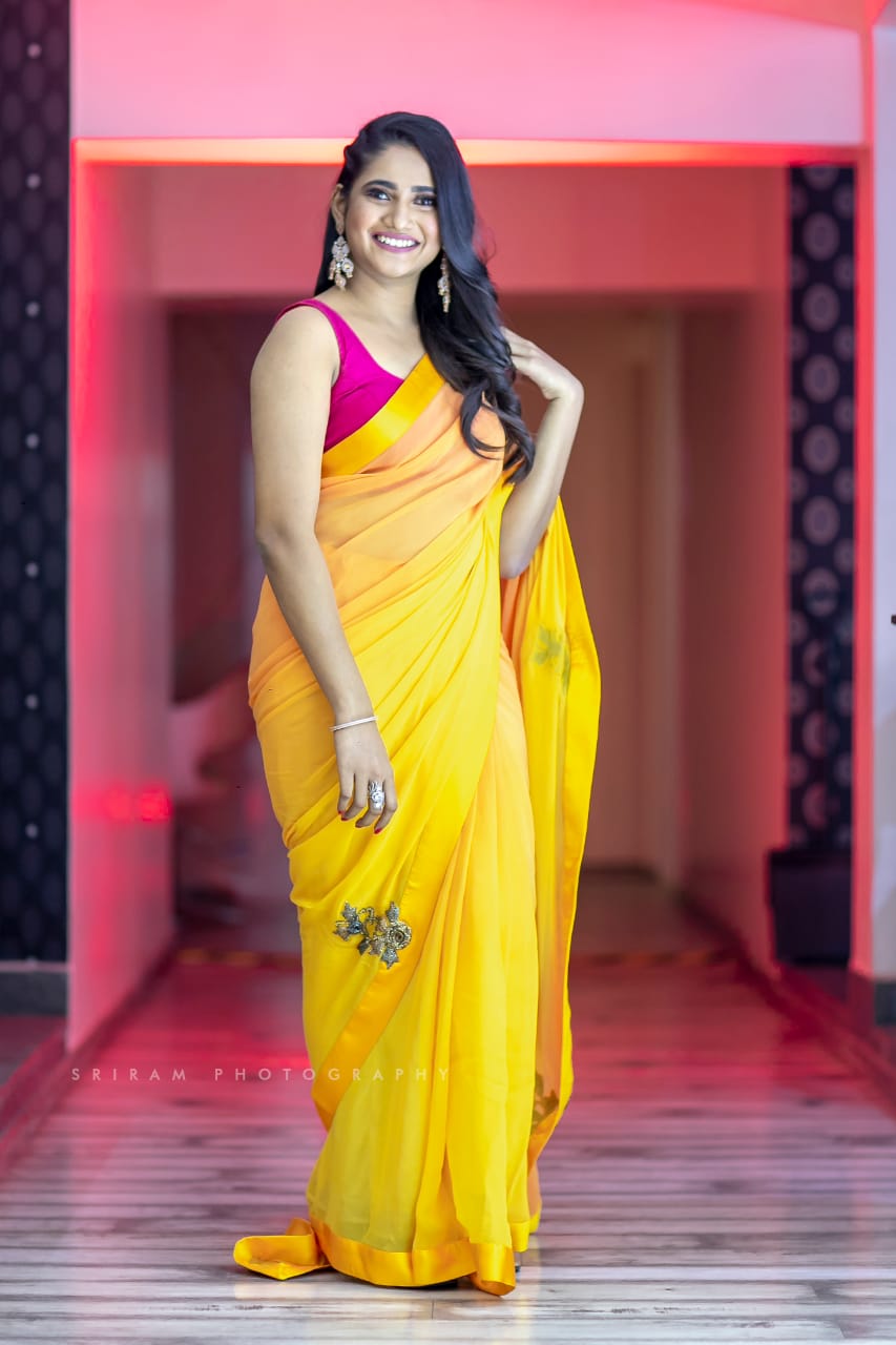 Losliya in Saree Losliya,losliya new pics,losliya photos,losliya mariyanesan,bigg boss tamil