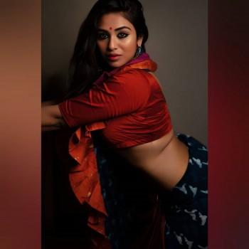 Indhuja Ravichandran Hot in Saree