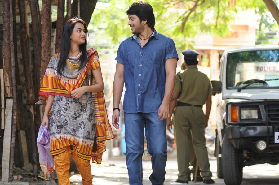 Rajiv and Simmi Das in Premante Suluvu Kadura Premante Suluvu Kadura,Rajiv,Simmi Das,Premante Suluvu Kadura still,Premante Suluvu Kadura photos,Premante Suluvu Kadura pics