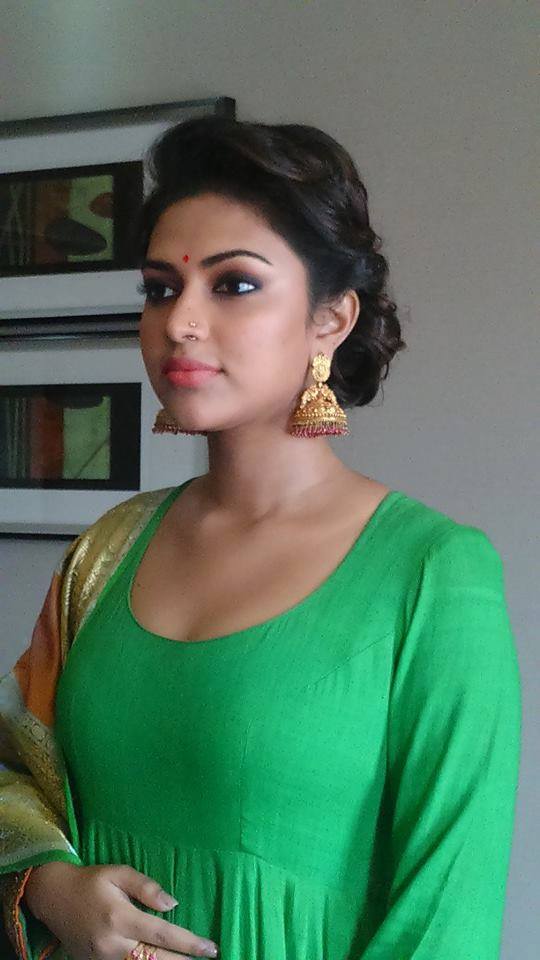 Amala Paul Hot Photo Shoot in Saree for Nanna Movie