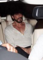 Shahrukh Khan,srk,actor Shahrukh Khan,Shahrukh Khan and Salman Khan,Salman Khan,actor Salman Khan,Salman Khan latest pics,Shahrukh Khan Snapped at Salman Khan's Residence,Shahrukh Khan Snapped at Salman Khan's house,arpita khan,Galaxy Apartment,Salman Kha