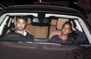 Shahrukh Khan,srk,actor Shahrukh Khan,Shahrukh Khan and Salman Khan,Salman Khan,actor Salman Khan,Salman Khan latest pics,Shahrukh Khan Snapped at Salman Khan's Residence,Shahrukh Khan Snapped at Salman Khan's house,arpita khan,Galaxy Apartment,Salman Kha