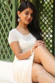 Yamini Bhaskar Latest Pics