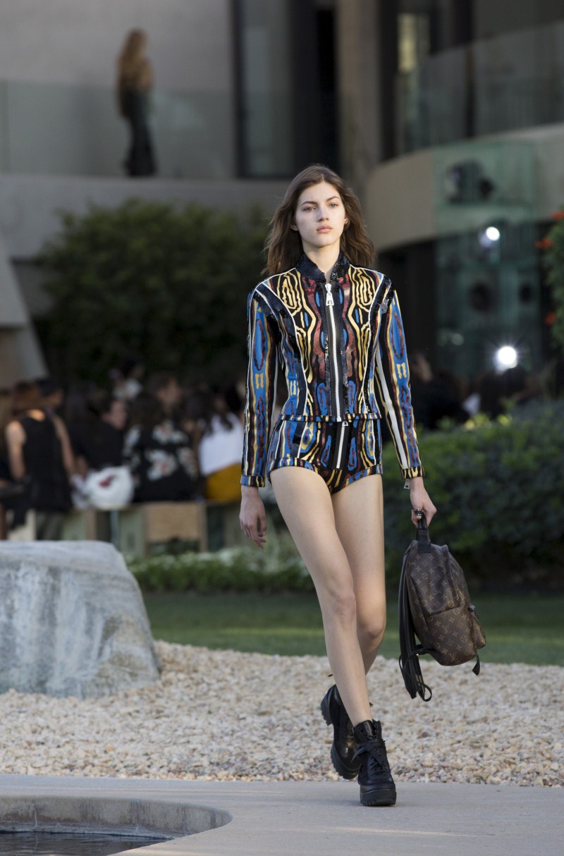 All the Looks from the Louis Vuitton Cruise 2016 Show
