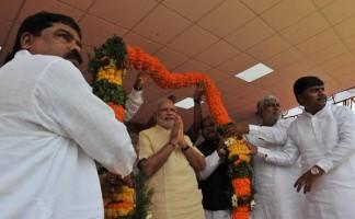 Narendra Modi,Narendra Modi Public Meeting at Dantewada,Dantewada,Prime Minister Narendra Modi,Chhattisgarh,PM Modi visits Naxal-affected Dantewada in Chhattisgarh,PM Modi visits Naxal affected area,Naxal affected area,PM Modi's public rally,Maoist affect