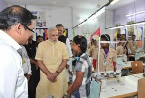 Narendra Modi,Narendra Modi Public Meeting at Dantewada,Dantewada,Prime Minister Narendra Modi,Chhattisgarh,PM Modi visits Naxal-affected Dantewada in Chhattisgarh,PM Modi visits Naxal affected area,Naxal affected area,PM Modi's public rally,Maoist affect