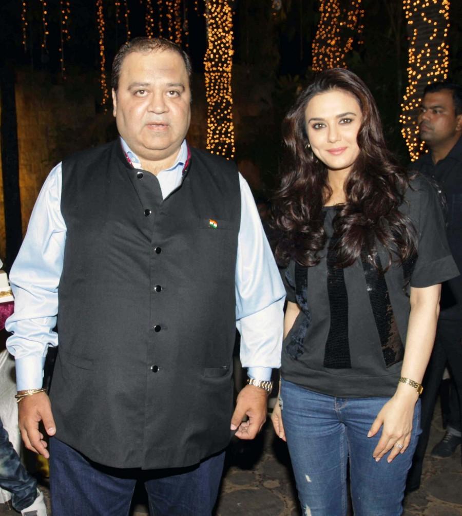 Kishore Dingra and Preity Zinta Anil kapoor,preity zinta,Dharmendra,birthday bash,Kishore Dingra,Kishore Dingra's son birthday bash,hot images