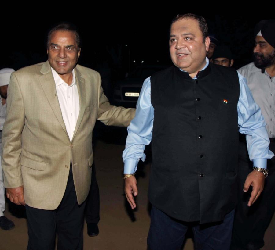 Dharmendra and Navin Prabhakar Anil kapoor,preity zinta,Dharmendra,birthday bash,Kishore Dingra,Kishore Dingra's son birthday bash,hot images