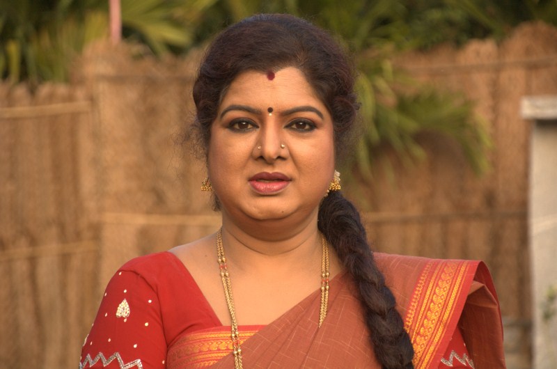 Langa Voni,telugu movie Langa Voni,Vamsi Krishna,Arya Rao,Thagubotu Ramesh,Langa Voni movie stills,Langa Voni movie pics,Langa Voni movie images,Langa Voni movie photos