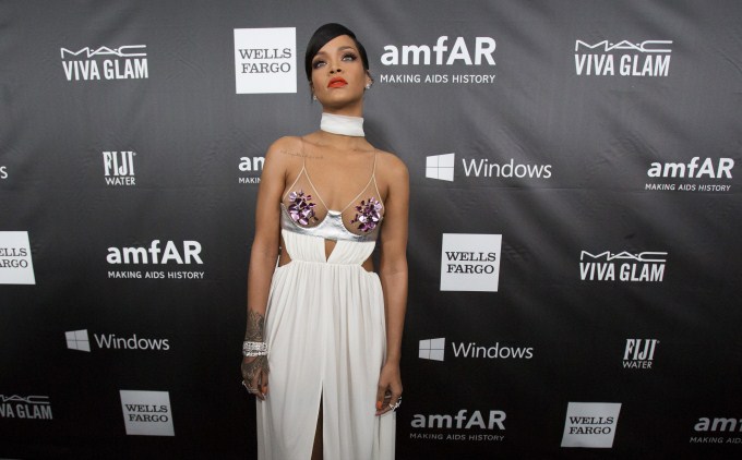 Singer Rihanna Stills Rihanna,actress Rihanna,singer Rihanna,Robyn Rihanna Fenty,Barbadian singer,Rihanna pics,Rihanna images,Rihanna photos,Rihanna stills,Rihanna hot pics,hot Rihanna,Rihanna new pics,Rihanna latest pics