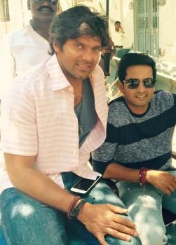Arya and Santhanam during 'Inimey Ippadithan' Shooting