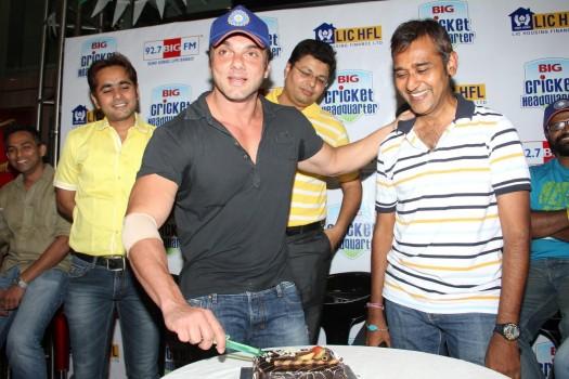 Sohail Khan announces Big FM biggest cricket fan winner in Mumbai.