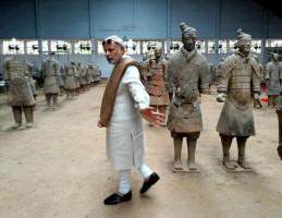 Prime Minister Narendra Modi,Narendra Modi,Narendra Modi in china,Narendra Modi at china,PM Narendra Modi visits terracotta warriors museum,terracotta warriors museum,Narendra Modi LIVE,PM Modi visits historic Terracotta Warriors Museum,PM Narendra Modi v