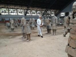 Prime Minister Narendra Modi,Narendra Modi,Narendra Modi in china,Narendra Modi at china,PM Narendra Modi visits terracotta warriors museum,terracotta warriors museum,Narendra Modi LIVE,PM Modi visits historic Terracotta Warriors Museum,PM Narendra Modi v