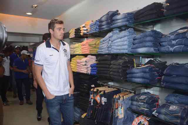 Rajasthan Royals Team Visit K Lounge Rajasthan Royals,Rajasthan Royals team photos,K Lounge,RR team,ipl 2015