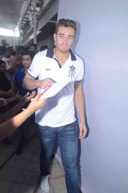 Rajasthan Royals Team Visit K Lounge Rajasthan Royals,Rajasthan Royals team photos,K Lounge,RR team,ipl 2015