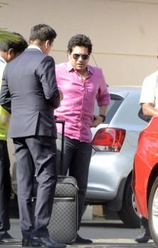 Sachin Tendulkar spotted at Mumbai International Airport