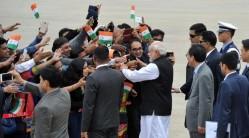 PM greeted by people upon his arrival at ROK Airbase, Seoul