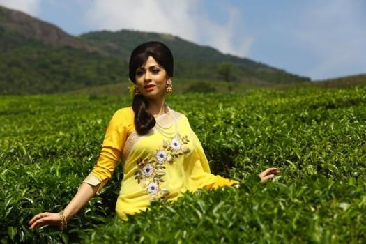 Sada stills from Eli Tamil Movie