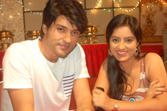'Diya Aur Baati Hum' Actress Deepika Singh aka Sandhya Slapped Co-Star Anas Rashid Diya Aur Baati Hum,Deepika Singh,Deepika slaps Rashid,Anas Rashid,Sandhya,Suraj,photos
