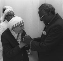 Mother Teresa,mother teresa rare photos,Mother Teresa photos,Mother Teresa with diana,Mother Teresa with pope john paul 2