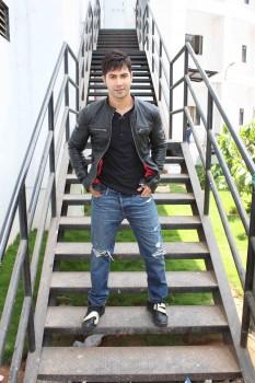 Varun Dhawan promotes 'ABCD 2' on  'Nach Baliye 7'