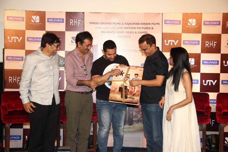 Aamir Khan, Rajkumar Hirani, Vidhu Vinod Chopra unveiled 'PK' DVD PK,aamir khan,rajkumar hirani,vidhu vinod chopra,DVD launch,PK DVD,photos