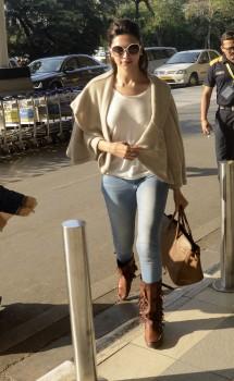 Deepika Padukone spotted at Mumbai Airport as she leaves for Jaipur