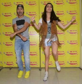 Varun Dhawan and Shraddha Kapoor Promote ABCD 2 at Radio Mirchi