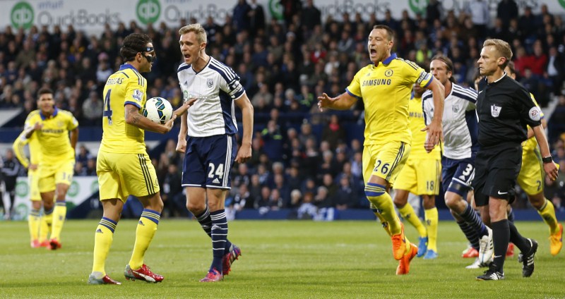 Chelsea's Cesc Fabregas clashes with West Brom's Darren Fletcher before being sent off by referee Mike Jones Action English Premier League 2015,English Premier League,football match,football,Premier League,Premier League 2015,Soccer,premier league 2015 teams,football Champions,English Premier League pics,English Premier League images,English Premier League photos,Engli