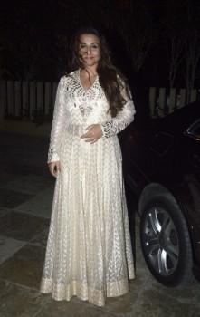 Vidya Balan snapped in juhu at her Residence