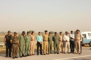 Mirage 2000,Mirage 2000 Fighter Jet,Yamuna Expressway,Indian Air Force (IAF),Indian Air Force,fighter jet,Fighter jet lands on expressway,Indian Air Force Mirage