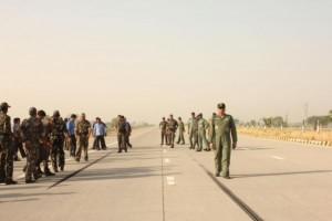 Mirage 2000,Mirage 2000 Fighter Jet,Yamuna Expressway,Indian Air Force (IAF),Indian Air Force,fighter jet,Fighter jet lands on expressway,Indian Air Force Mirage