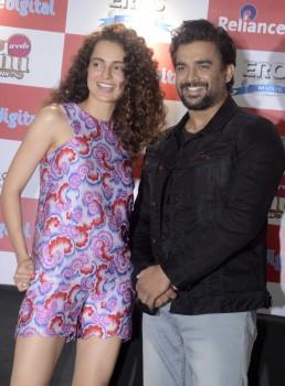 Kangana Ranaut and R. Madhavan Promote 'Tanu Weds Manu Returns' at Reliance Digital Store