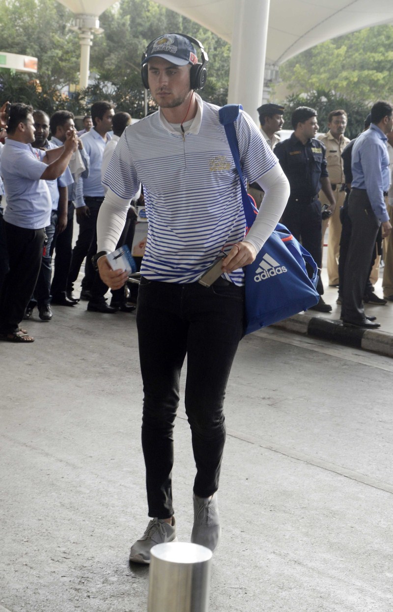 Mumbai Indian Players spotted at Airport Mumbai Indian Players spotted at Airport,Mumbai Indian Players,Mumbai Indian at Airport,Mumbai Indian,Indian cricketers,ipl 2015,ipl 8
