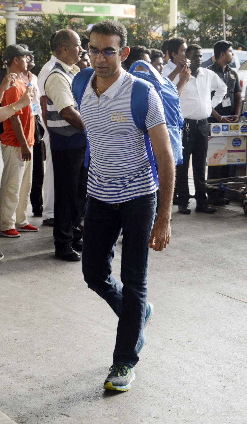 Mumbai Indian Players spotted at Airport Mumbai Indian Players spotted at Airport,Mumbai Indian Players,Mumbai Indian at Airport,Mumbai Indian,Indian cricketers,ipl 2015,ipl 8