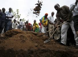 Burundi opposition figure Zedi Feruzi Shot Dead,Zedi Feruzi,Zedi Feruzi Shot Dead,Zedi Feruzi killed,Burundi opposition Leader,Pierre Nkurunziza,President Pierre Nkurunziza,protests,Zedi Feruzi furnel,Burundi opposition leader Zedi Feruzi Funeral,Burundi