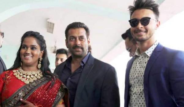 Salman Khan attends sister Arpita Khan's reception in Himachal Pradesh