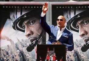 San Andreas star Dwayne Johnson leaves honoured with Handprint Ceremony,San Andreas,the rock,Dwayne Johnson,hollywood movie San Andreas,Dwayne Johnson leaves honoured with Handprint Ceremony,Handprint Ceremony,actor Dwayne Johnson,Dwayne Johnson pics,Dway